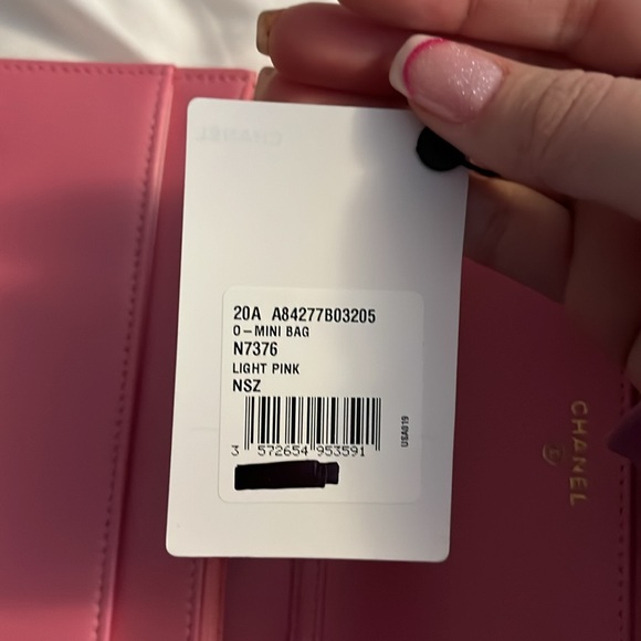 NWT CHANEL wallet on chain in iridescent pink with gold hardware - Picture 12 of 15